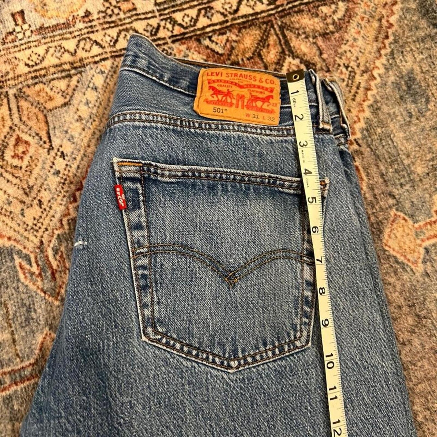 Vintage Levi’s 501 Straight Leg Jeans – 90’s Y2K Wash