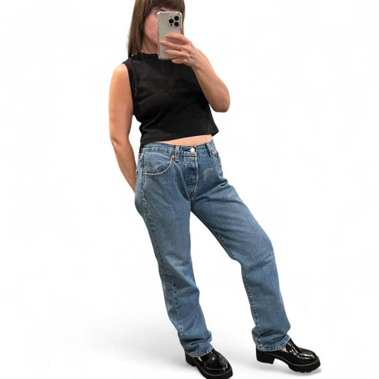 Vintage Levi’s 501 Straight Leg Jeans – 90’s Y2K Wash