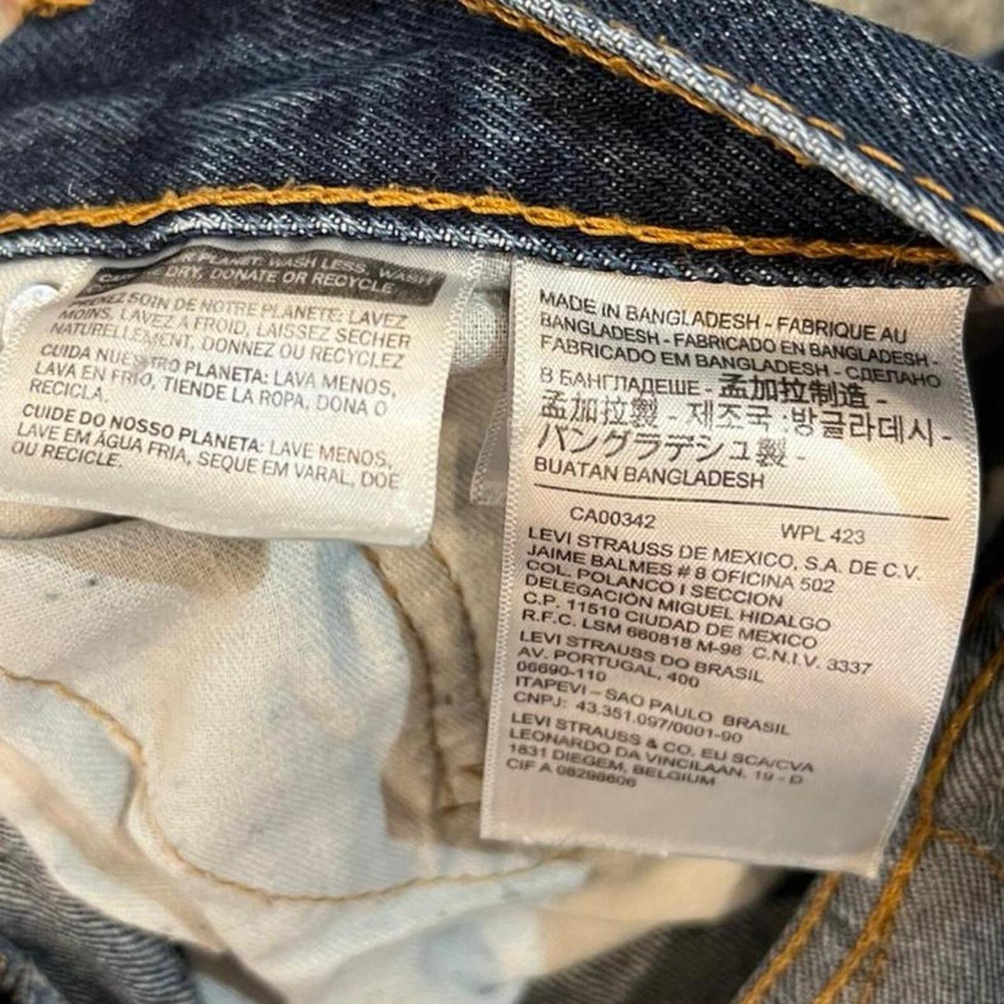 Vintage Levi’s 505 Straight Leg Jeans