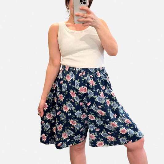 Vintage 90’s Floral Cotton Elastic Waist Shorts Navy Cottagecore
