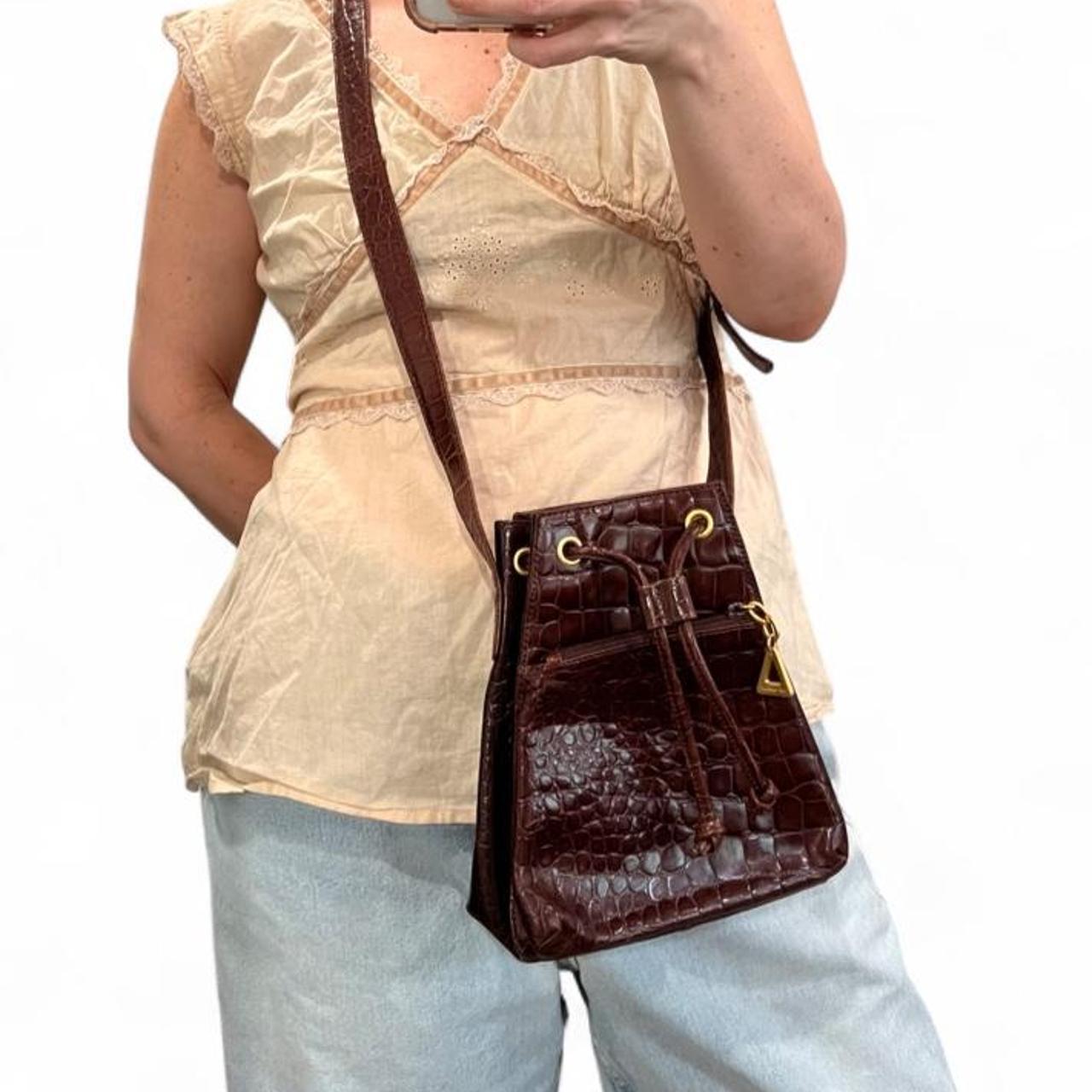 Vintage 90s Brown Croc Embossed Genuine Leather Bucket Bag Y2K Crossbody Purse